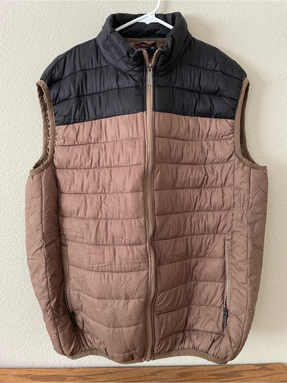 Alpine Swiss Quilted Puffer Vest in Brown and Black